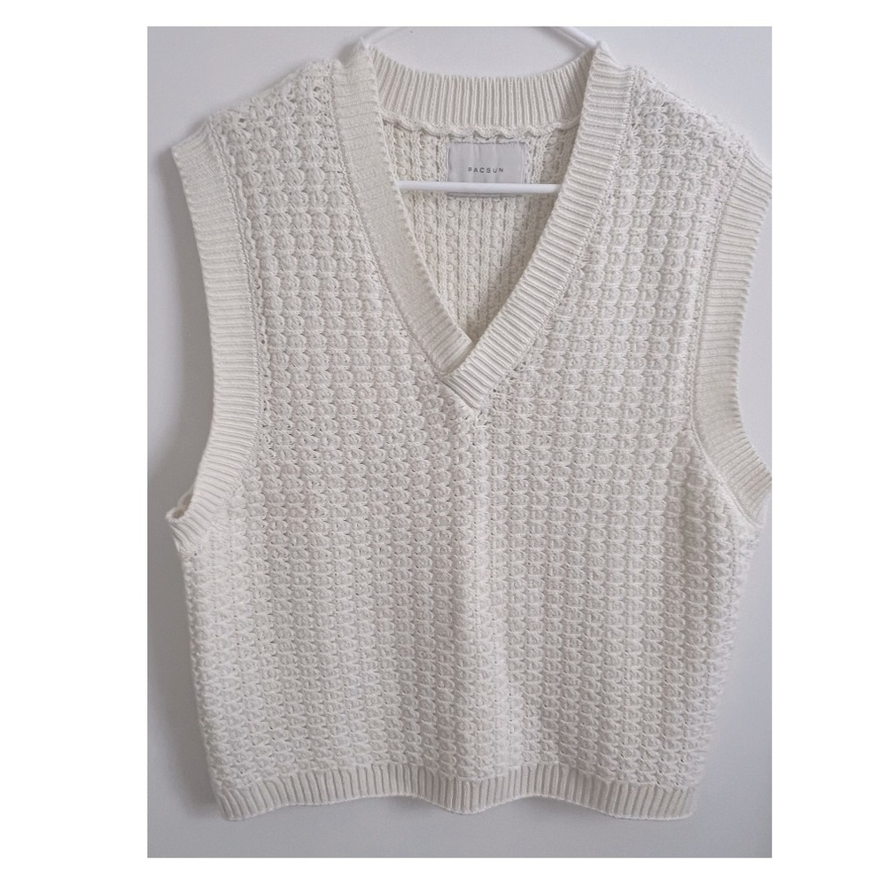 Unisex Pacsun (Medium)white sweater